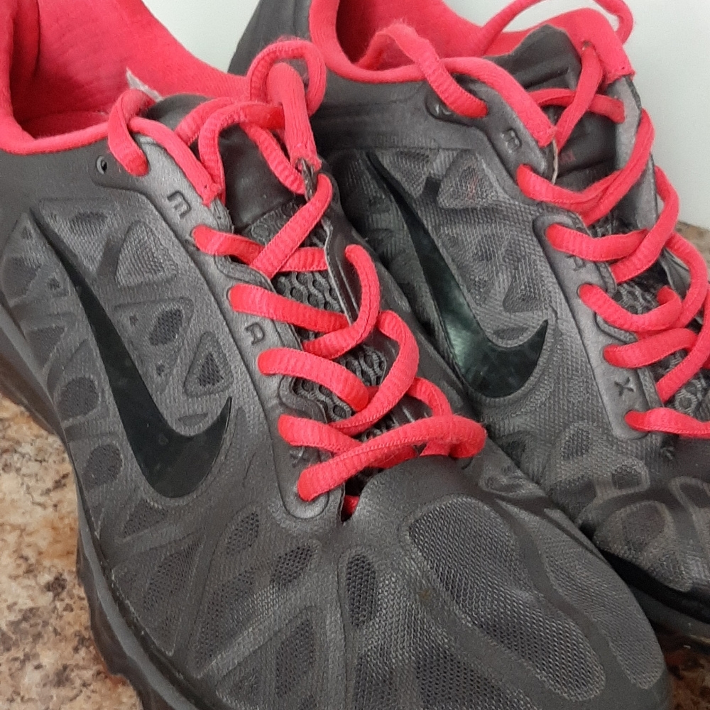Nike Air Max, Ladies sz 9, gray and hot pink